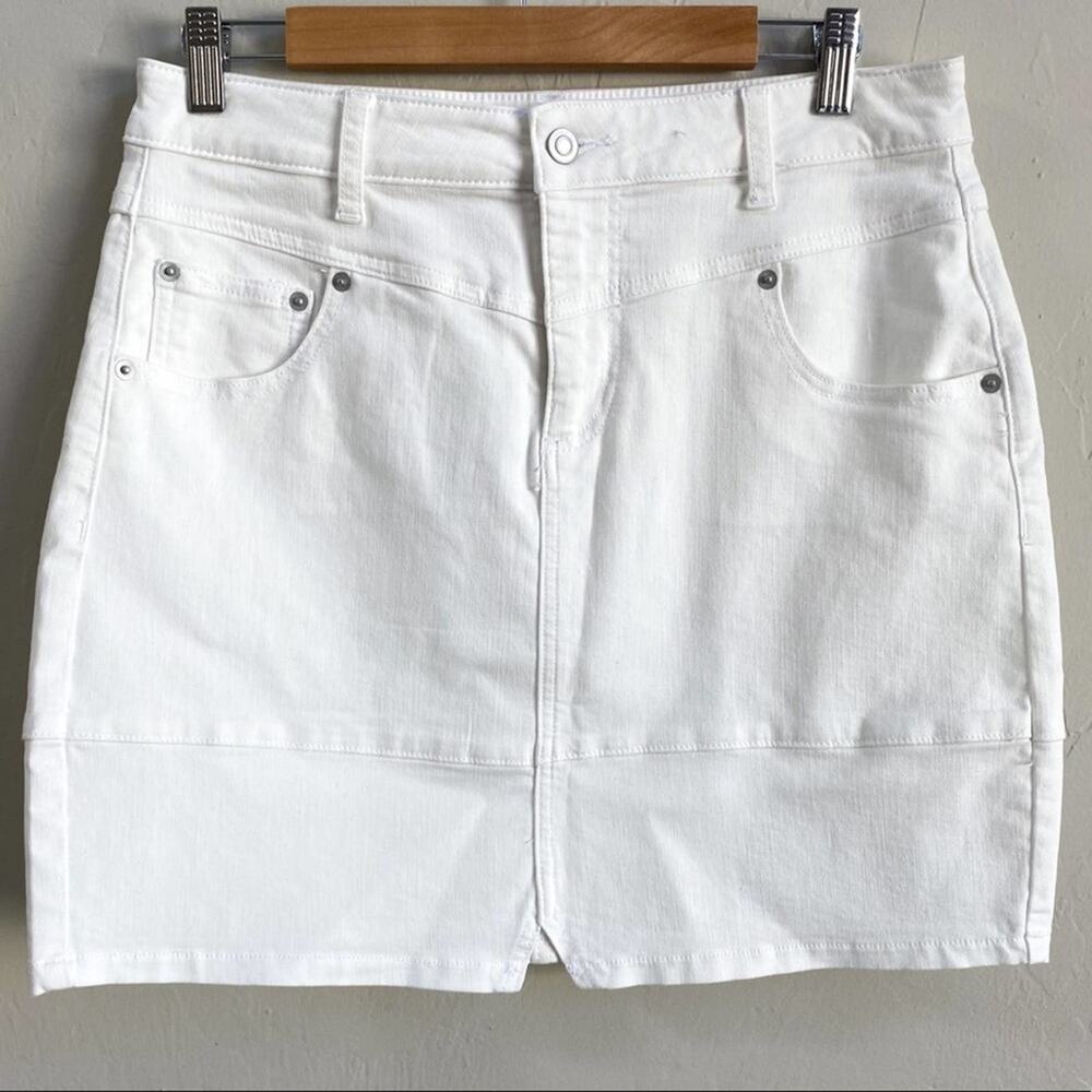 NWT Chelsea & Violet South Of France White‎ Denim Mini Skirt